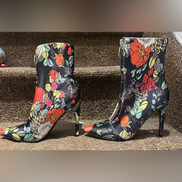Cape Robbin Shoes - Cape Robbin Gigi-16 Multicolor Floral Ankle Stiletto Heeled Pointed Toes Boots 7